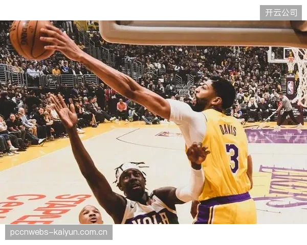 阿丁格拉的边路突击能力是高温比赛后期的破局关键，其体能分配将决定球队进攻效率。